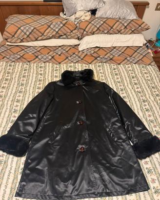 Cappotto nero lucido