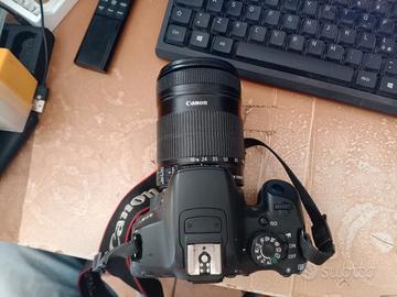 canon 700 d completa di obiettivo e borsa ottime c