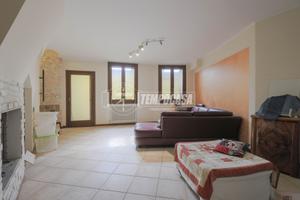 VILLETTA A SCHIERA - COTRUZIONE RECENTE - GIARDINO