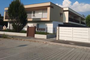 3 camere, con terrazzone in pronta consegna