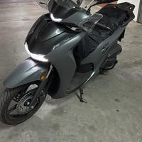 Honda SH 350 sport