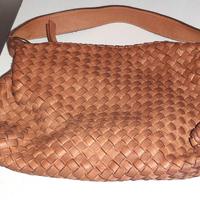 borsa intrecciata in vera pelle 