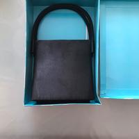 Borsetta nera in raso Nuova