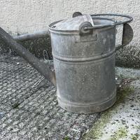 Innaffiatoio in lamiera zincata da collezione