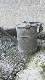 Innaffiatoio in lamiera zincata da collezione