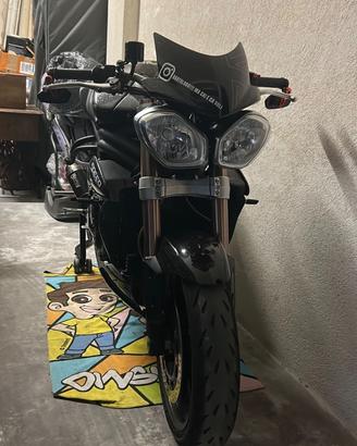 Triumph speed triple 1050 r