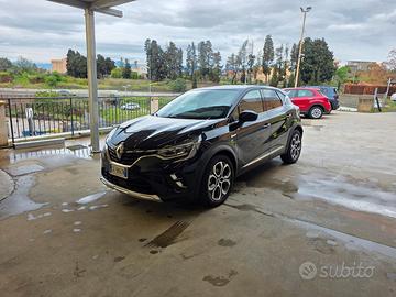 Renault Captur Plug-in Hybrid E-Tech 160 CV Initia