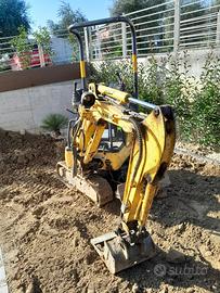 Miniscavatore new holland kobelco e9