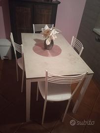tavolo con 4 sedie