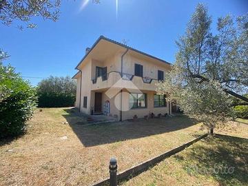 VILLA SINGOLA A MONTEFIASCONE