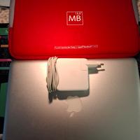 MacBook 13,3 +alimentatore e custodia