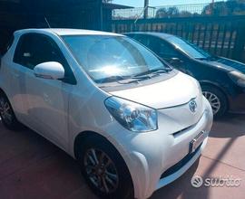 Toyota iQ 1.0 benzina solo 80.000 km