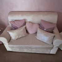 Divano e contenitori