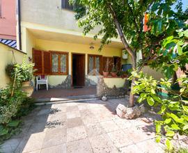 VILLA A SCHIERA A VETRALLA