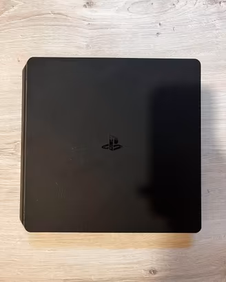 PlayStation 4 Slim completa