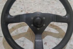 Volante sportivo vintage a tre razze-pelle nera