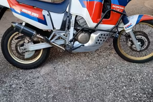 HONDA AFRICA TWIN 750