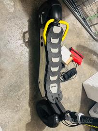 Monopattino Ducati scrambler e-cross