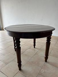 Tavolo ovale in legno