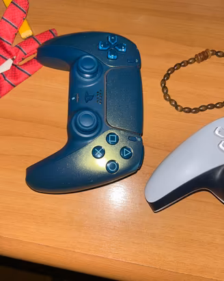 Ps5 pro con 2  joystick
