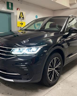 Volkswagen Tiguan 2.0 TDI DSG 4Motion Elegance