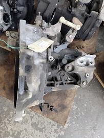 Cambio PEUGEOT 207 1397cc benzina del 2010