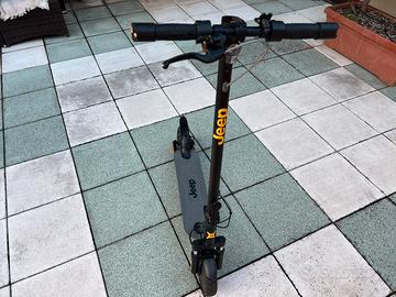 Scocca intera monopattino Jeep JAF safe ride