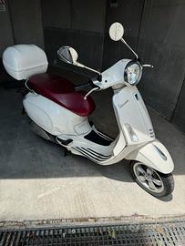 VESPA PRIMAVERA 50cc con bauletto