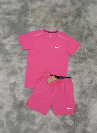 Set Nike rosa ,uomo, taglia M, nuovo mai indossato