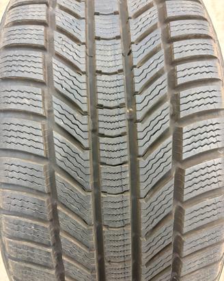Gomme invernali continental 225/40R18 gomme al 90%