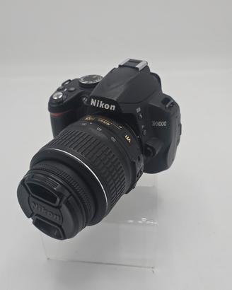 NIKON D3000 + 18-55 VR