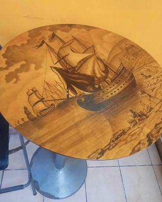 tavolo aerografato e firmato da artista