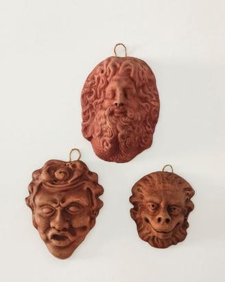 Maschere apotropaiche calabresi in terracotta