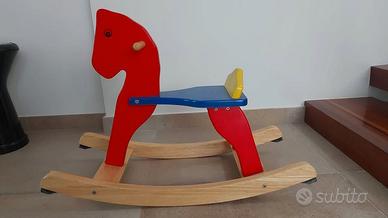 Cavallo a dondolo- Città del Sole- Età: 18+