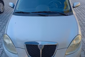 lancia Ypsilon 1.2 benzina
