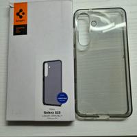 Cover Spigen in silicone per Samsung S24/25 