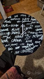 orologio da parete bianco e nero 