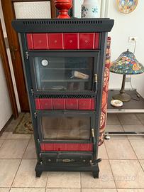 Stufa a legna Wekos con forno