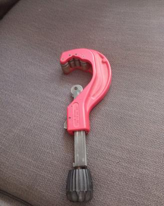 tagliatubi pvc 