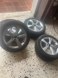 Cerchi originali Audi 17’’ con gomme termiche