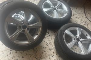 Cerchi originali Audi 17’’ con gomme termiche