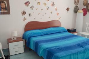 Bilocale accanto al mare