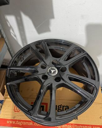 Set completo 4 cerchi neri lucidi GMP 17 pollici
