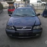 Ricambi carrozzeria Volvo V40 2001