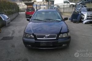 Ricambi carrozzeria Volvo V40 2001