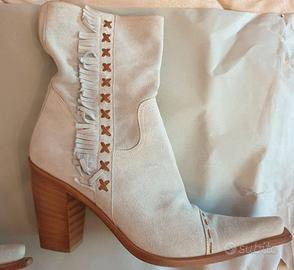 Stivaletto in pelle scamosciata