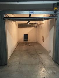 Garage in piazza Azzarita bologna
