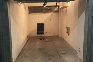 Garage in piazza Azzarita bologna