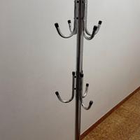 Appendiabiti a Piantana --- Metallo Cromato ---