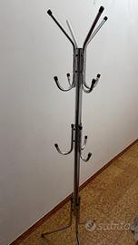 Appendiabiti a Piantana --- Metallo Cromato ---